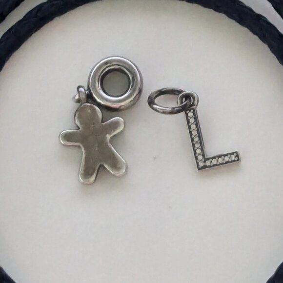 PANDORA Dual Wrap Black Corded Leather Bracelet & Two Charms - Picture 3 of 9